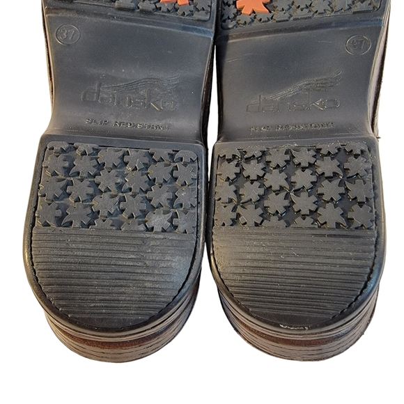 Dansko XP Floral Paisley Tooled Brown Leather Clog Closed Toe Open Heel Shoe 37 - Picture 14 of 16